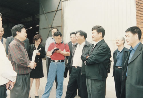 時任武漢市市長，湖北省常務副省長李憲生到公司指導工作